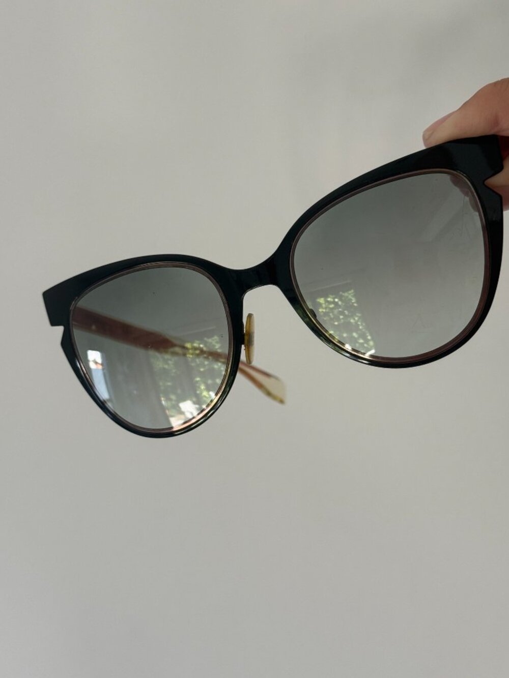 FENDI Sunglasses - Picture 8 of 8